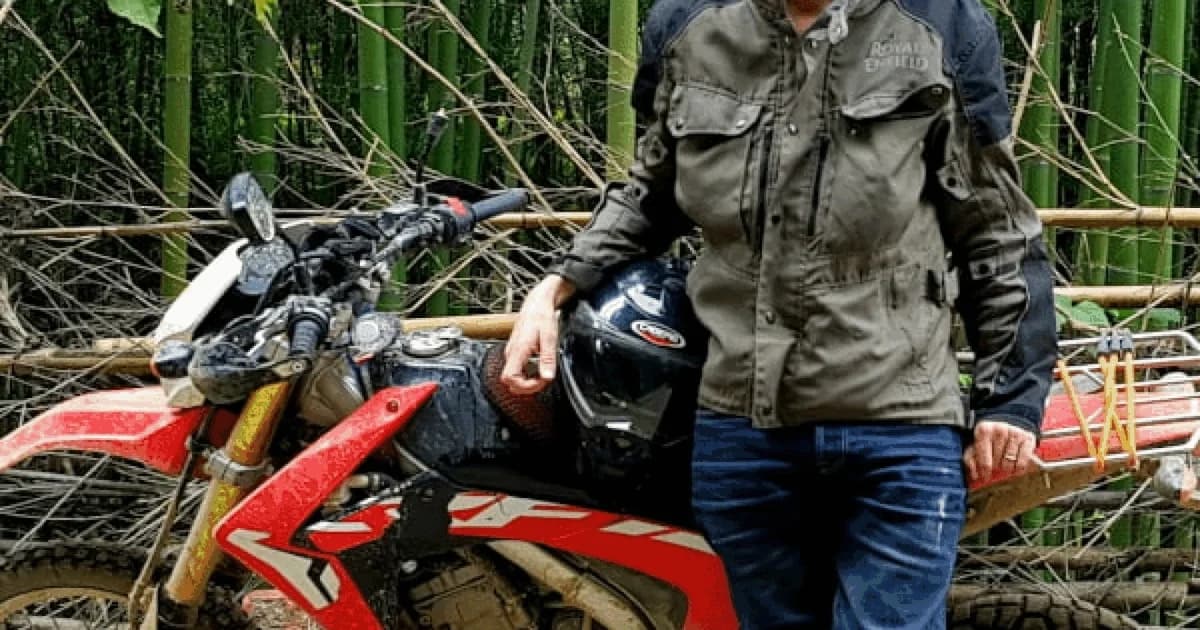 Biblioteksklubbens cafeaften: Villads Kok Mortensen på motorcykel over Himalaya